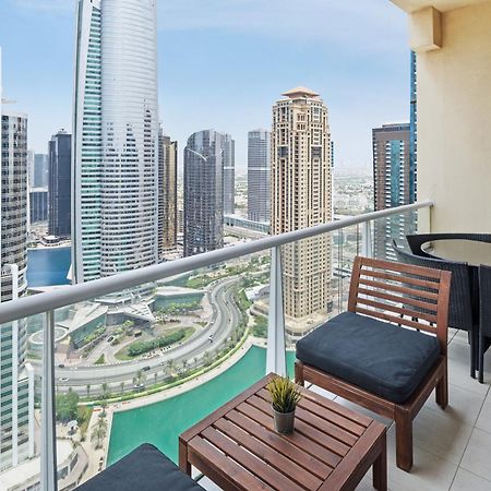 Modern & Spacious 2-Bed Condo With Panoramic Lake Views, Dual Balconies, Steps From Dubai Jlt Metro By "La Buena Vida Holiday Homes" Kültér fotó