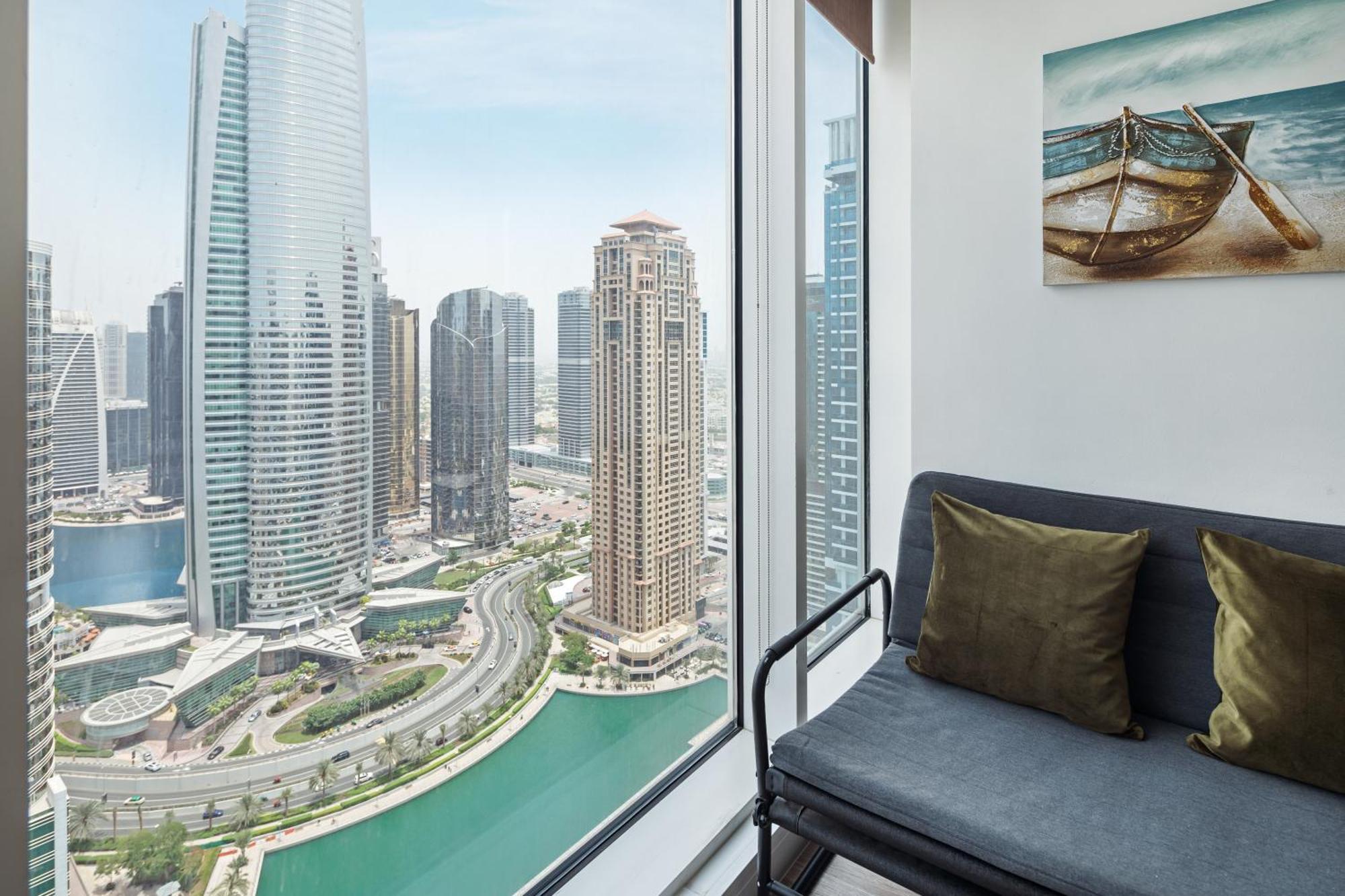 Modern & Spacious 2-Bed Condo With Panoramic Lake Views, Dual Balconies, Steps From Dubai Jlt Metro By "La Buena Vida Holiday Homes" Kültér fotó