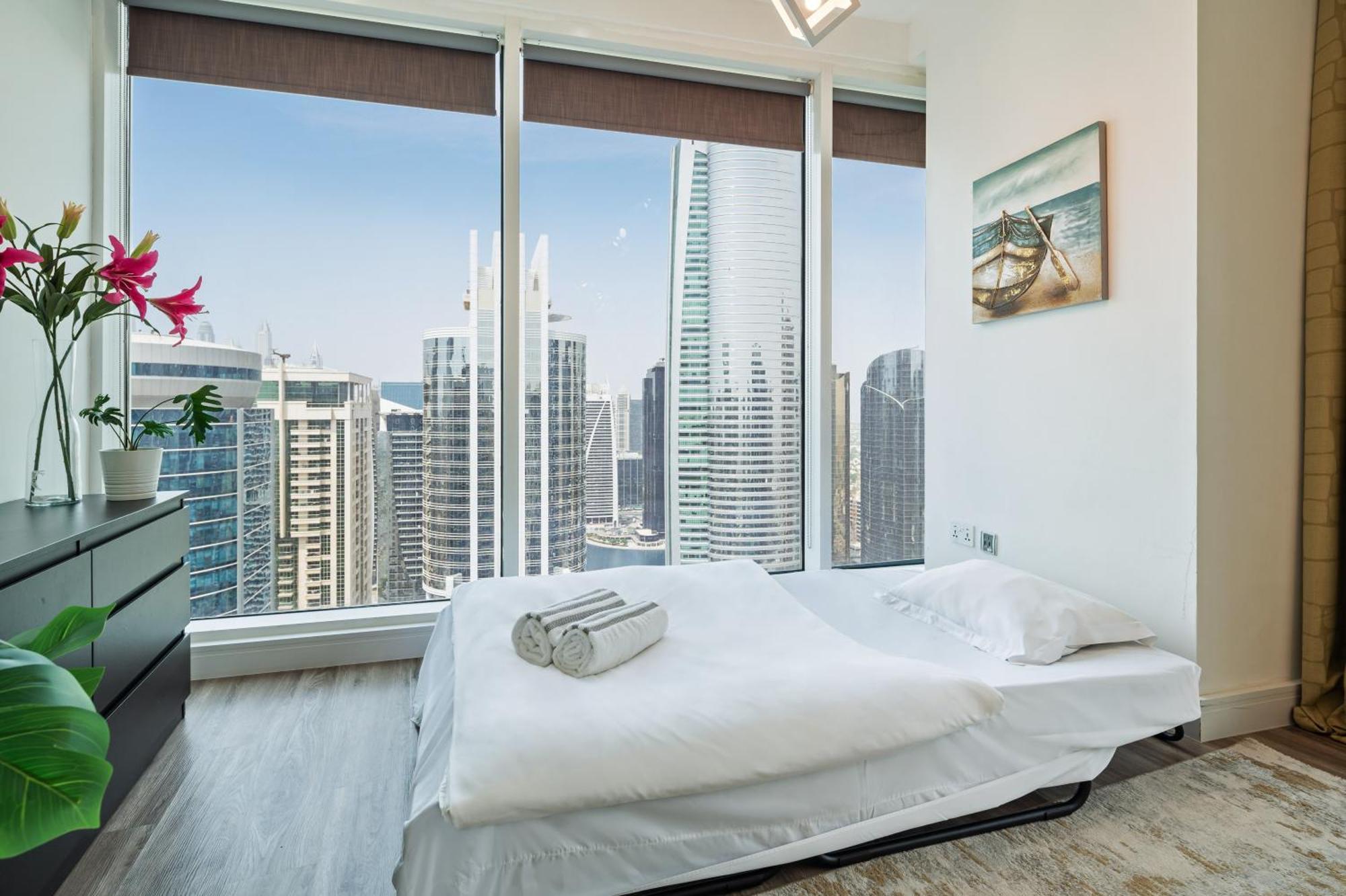 Modern & Spacious 2-Bed Condo With Panoramic Lake Views, Dual Balconies, Steps From Dubai Jlt Metro By "La Buena Vida Holiday Homes" Kültér fotó