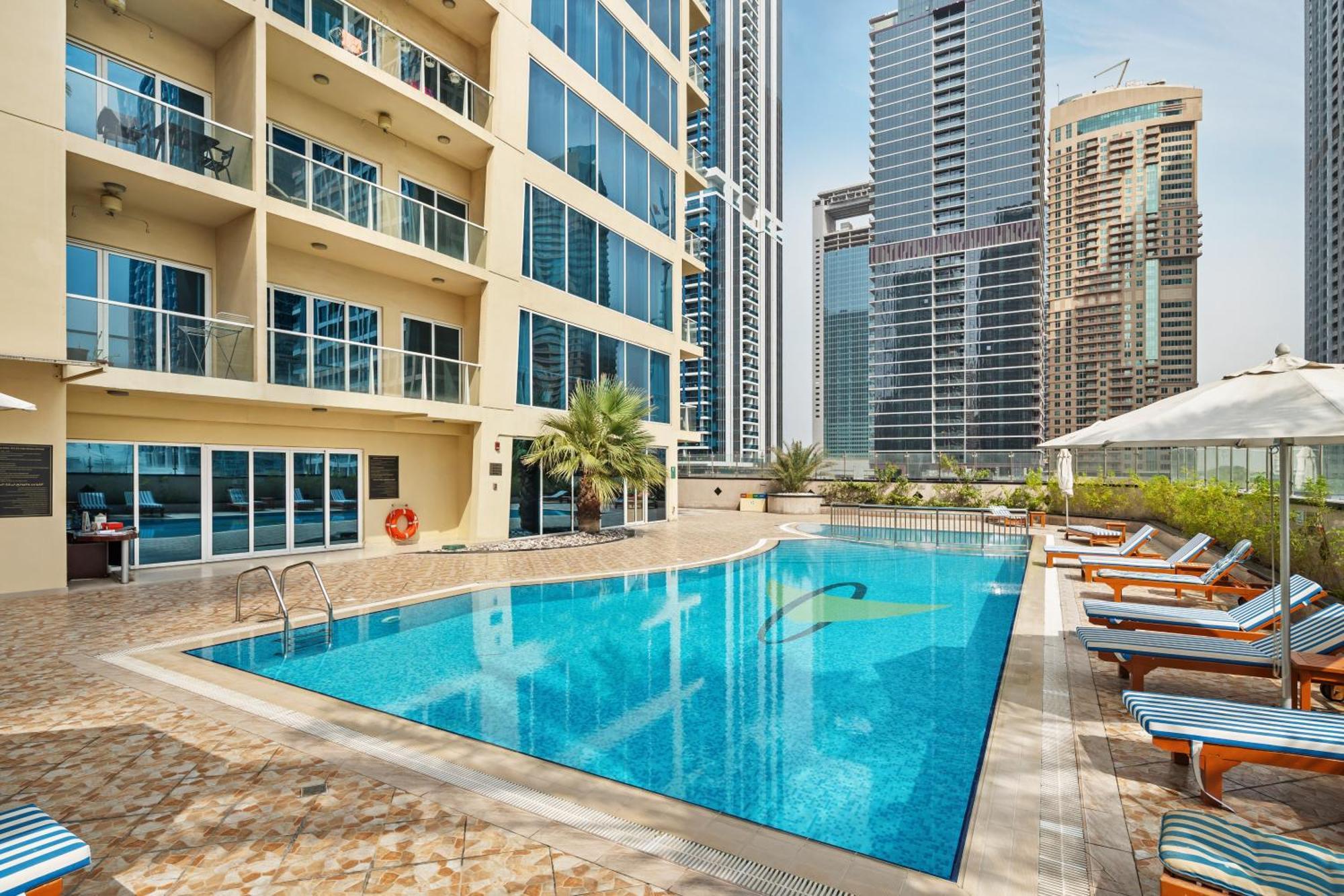 Modern & Spacious 2-Bed Condo With Panoramic Lake Views, Dual Balconies, Steps From Dubai Jlt Metro By "La Buena Vida Holiday Homes" Kültér fotó