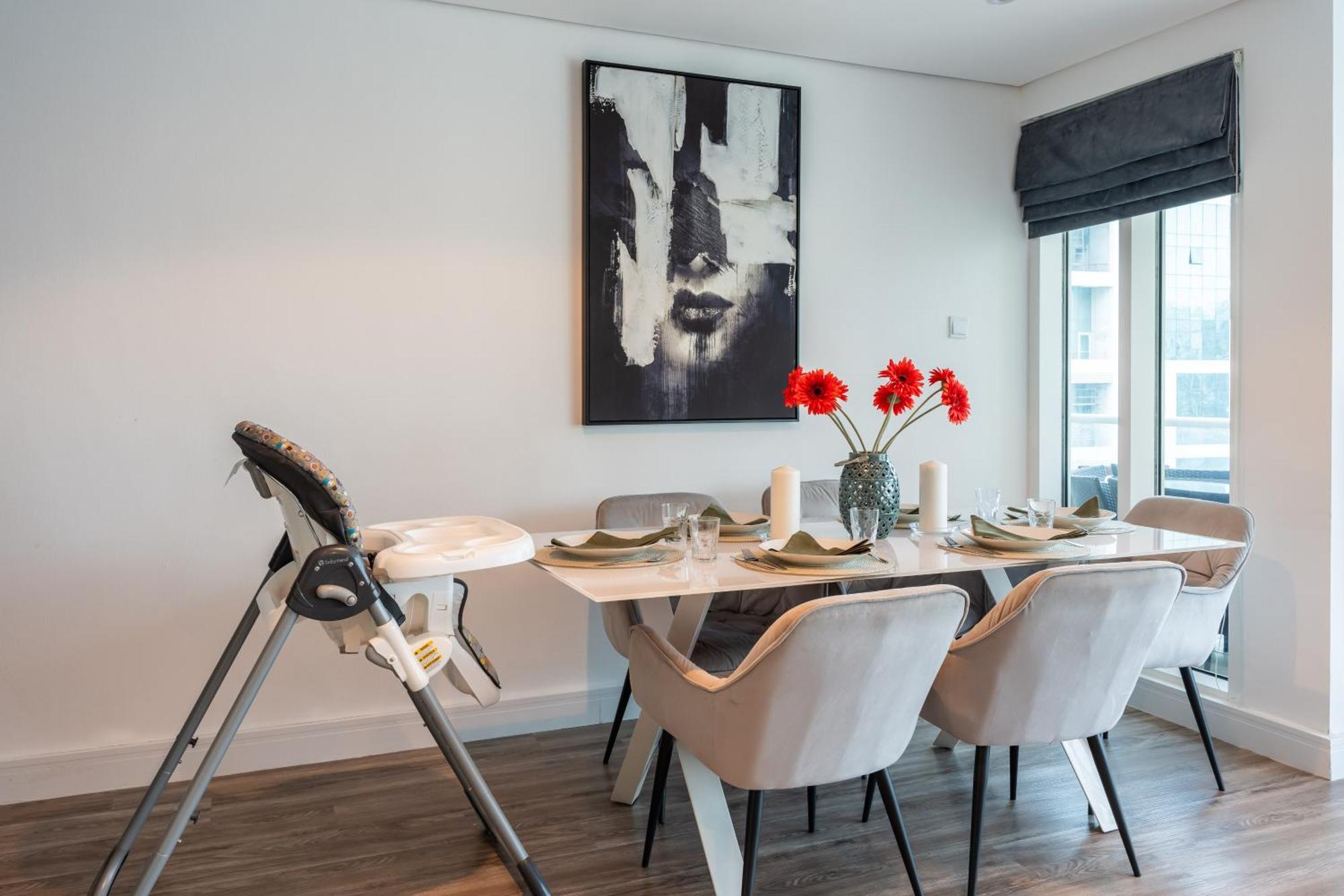 Modern & Spacious 2-Bed Condo With Panoramic Lake Views, Dual Balconies, Steps From Dubai Jlt Metro By "La Buena Vida Holiday Homes" Kültér fotó
