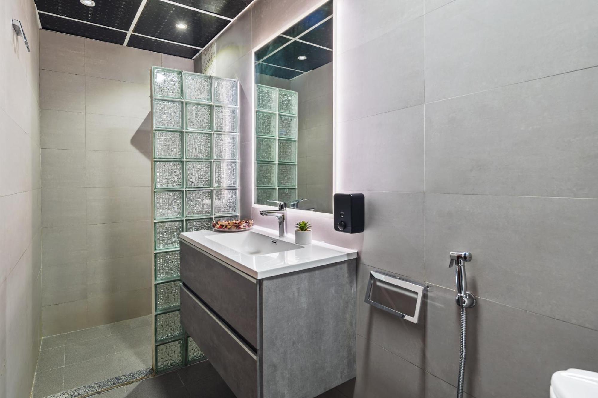 Modern & Spacious 2-Bed Condo With Panoramic Lake Views, Dual Balconies, Steps From Dubai Jlt Metro By "La Buena Vida Holiday Homes" Kültér fotó
