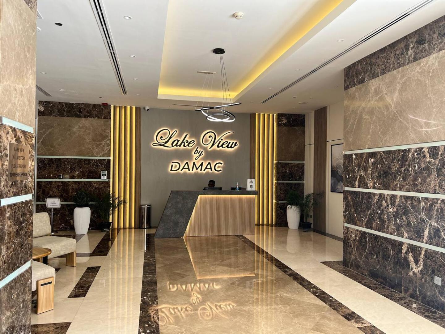Modern & Spacious 2-Bed Condo With Panoramic Lake Views, Dual Balconies, Steps From Dubai Jlt Metro By "La Buena Vida Holiday Homes" Kültér fotó